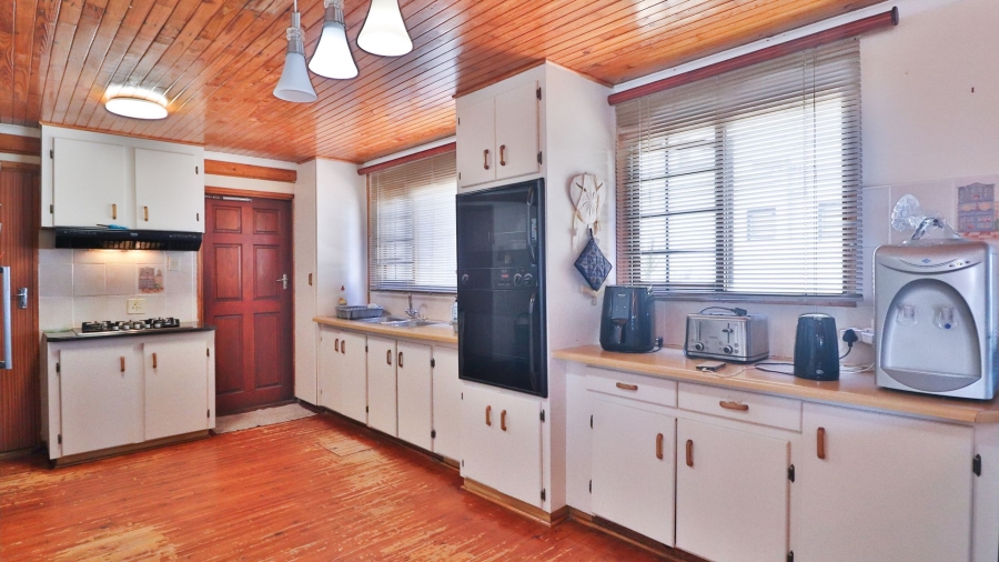 10 Bedroom Property for Sale in Dana Bay Western Cape